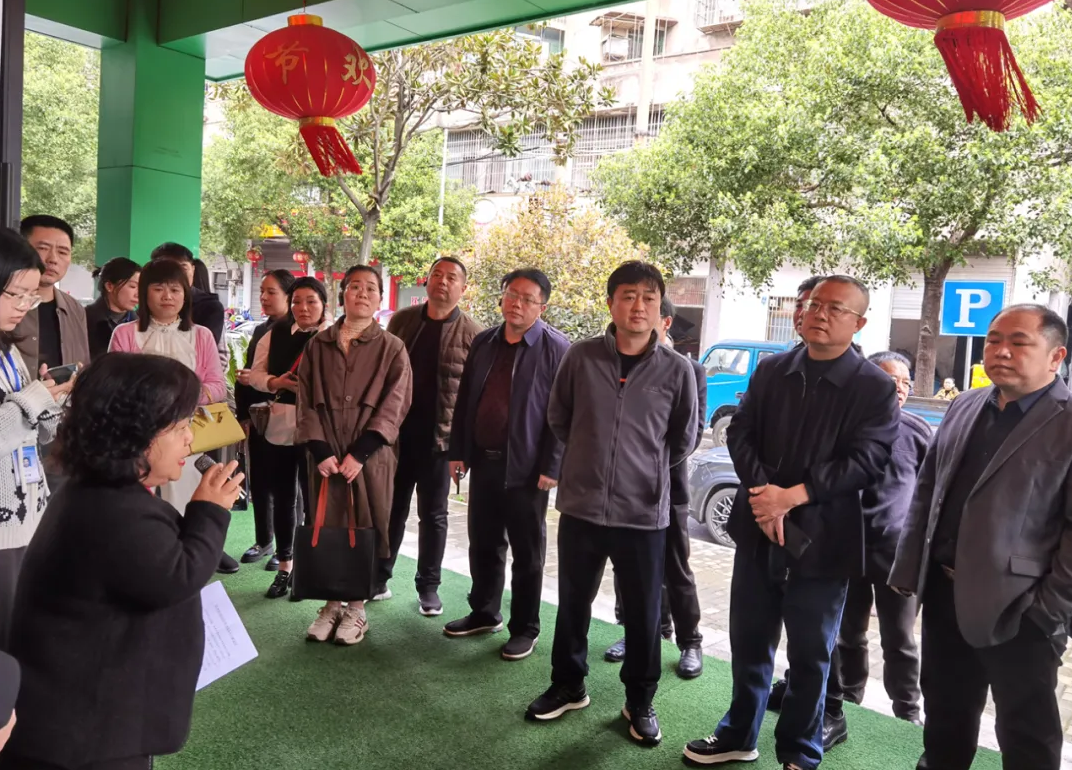 全省14個(gè)市州民政局分管領(lǐng)導(dǎo)、養(yǎng)老服務(wù)科科長(zhǎng)、縣市區(qū)民政局分管副局長(zhǎng)等100余人